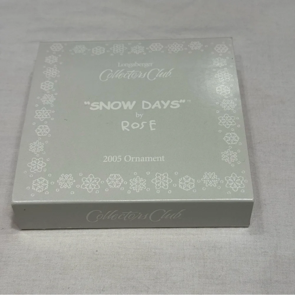 2005 Longaberger Collectors Club Snow Days by Rose‎ White Ceramic Ornament